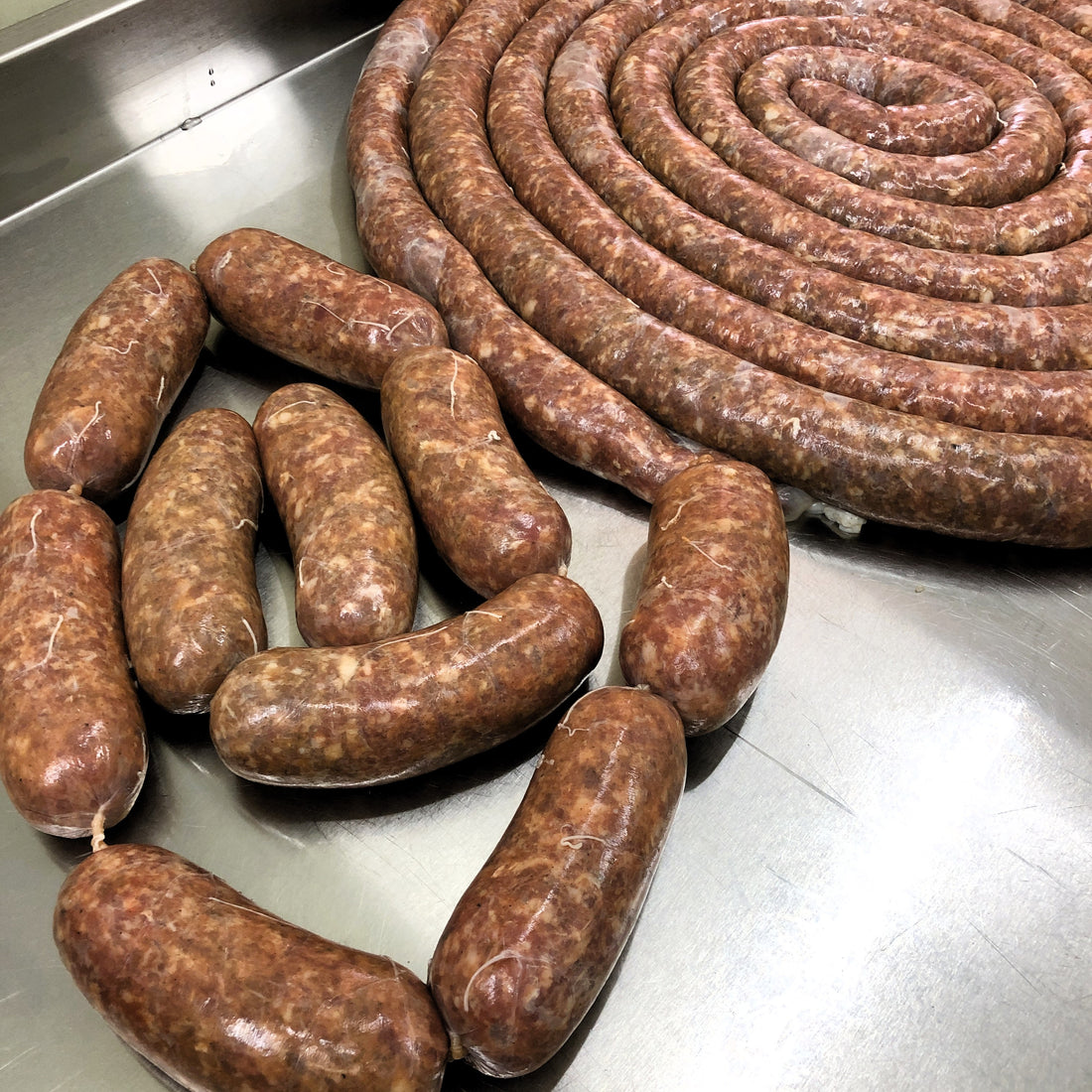 chorizos artesanales calidad premium, sin colorantes artificiales ni preservantes, hasta un 50% menos grasa que un embutido industrial